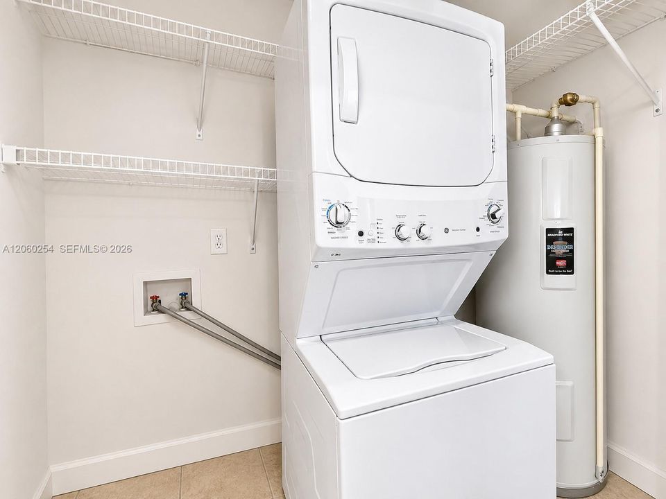 На продажу: $332,900 (3 спален, 2 ванн, 1315 Квадратных фут)
