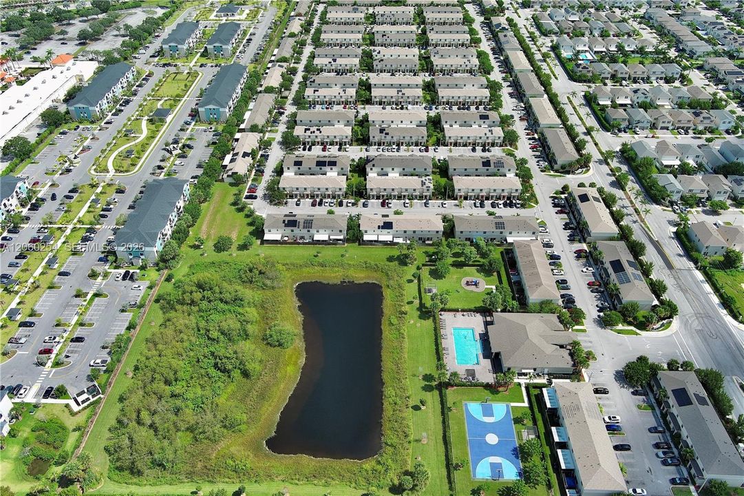 На продажу: $332,900 (3 спален, 2 ванн, 1315 Квадратных фут)