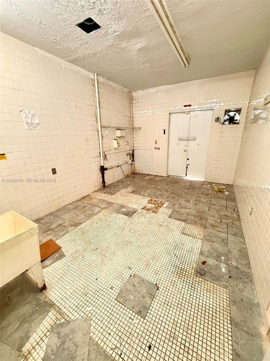 На продажу: $449,000 (2 спален, 2 ванн, 1690 Квадратных фут)
