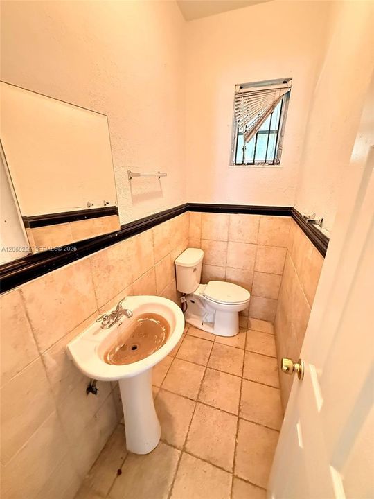 На продажу: $449,000 (2 спален, 2 ванн, 1690 Квадратных фут)