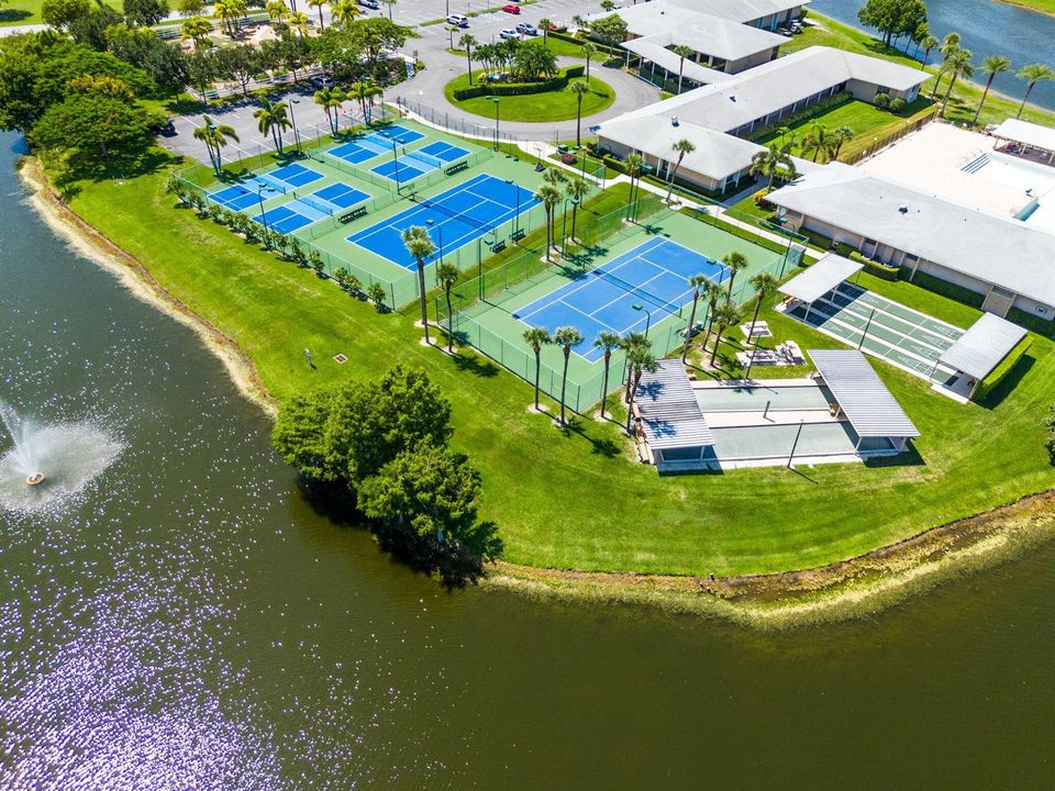 Club House & Amenities