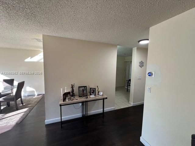 En Venta: $595,000 (3 camas, 2 baños, 1712 Pies cuadrados)