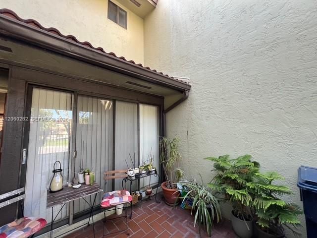 En Venta: $595,000 (3 camas, 2 baños, 1712 Pies cuadrados)