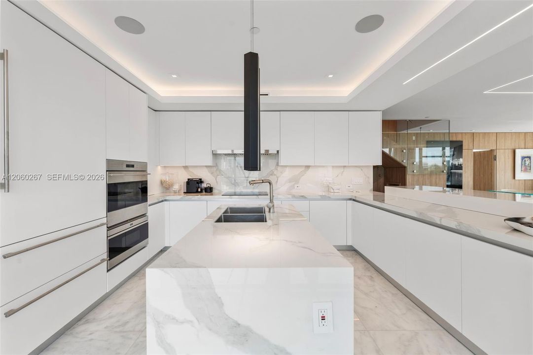 For Sale: $5,595,000 (3 beds, 3 baths, 2734 Square Feet)