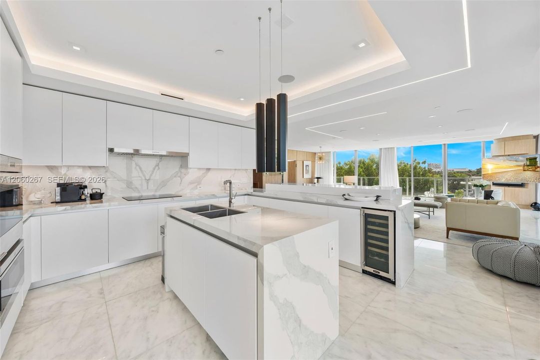 For Sale: $5,595,000 (3 beds, 3 baths, 2734 Square Feet)
