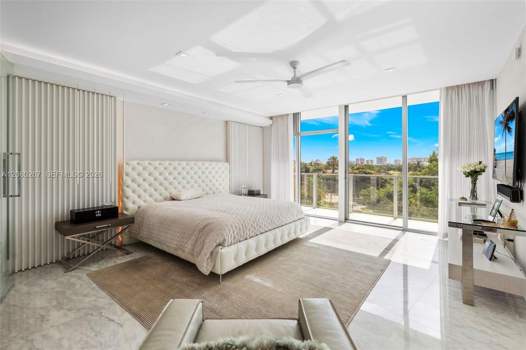 For Sale: $5,595,000 (3 beds, 3 baths, 2734 Square Feet)