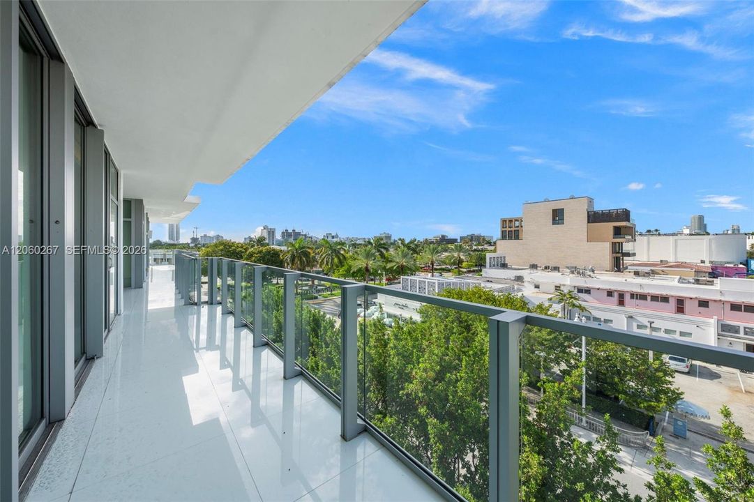 For Sale: $5,595,000 (3 beds, 3 baths, 2734 Square Feet)