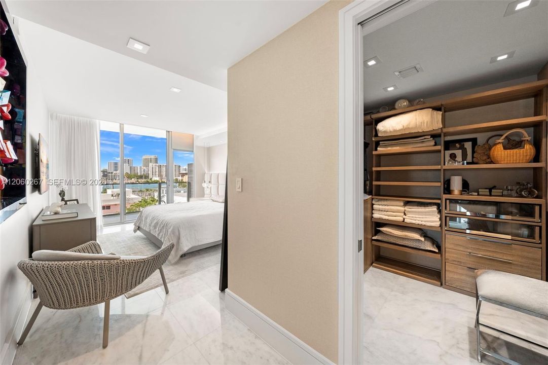 For Sale: $5,595,000 (3 beds, 3 baths, 2734 Square Feet)