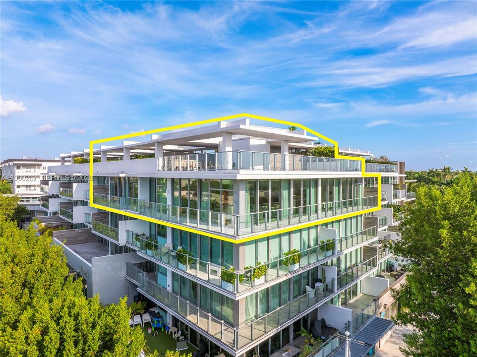 For Sale: $5,595,000 (3 beds, 3 baths, 2734 Square Feet)