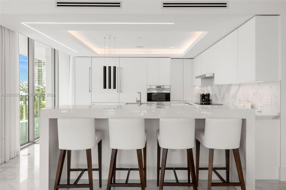 For Sale: $5,595,000 (3 beds, 3 baths, 2734 Square Feet)