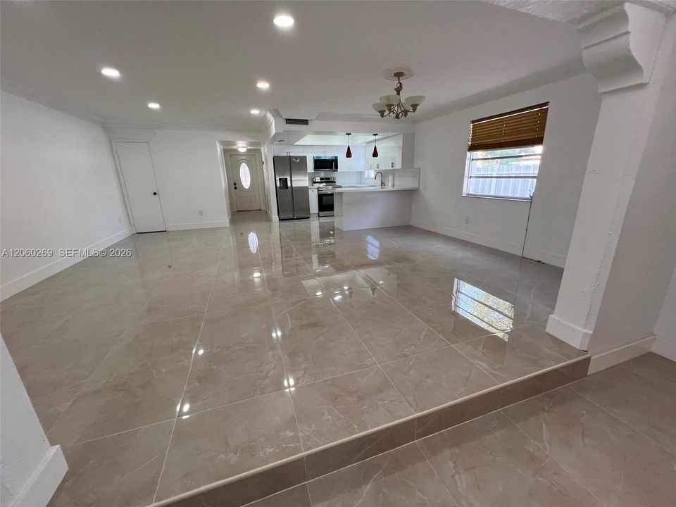 В аренду: $3,400 (3 спален, 2 ванн, 1720 Квадратных фут)