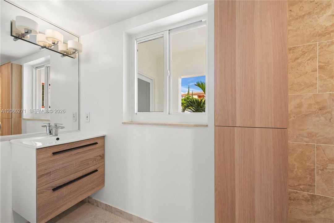 На продажу: $549,000 (1 спален, 1 ванн, 960 Квадратных фут)