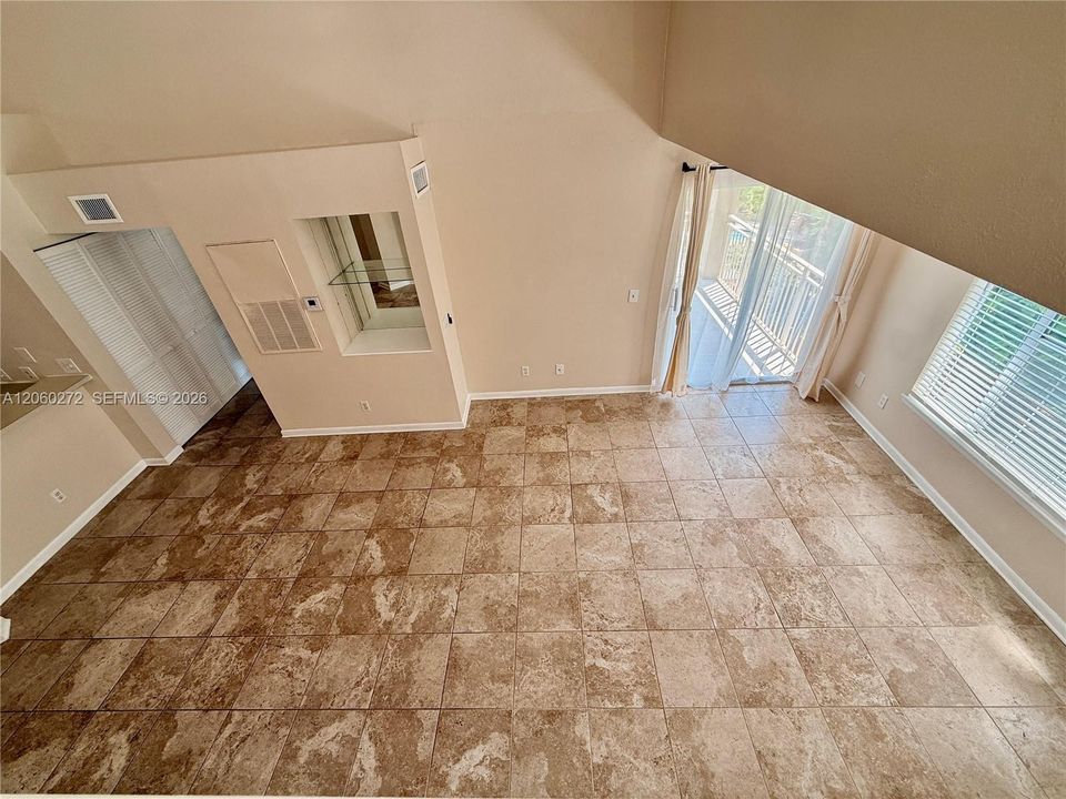 В аренду: $2,050 (1 спален, 1 ванн, 934 Квадратных фут)