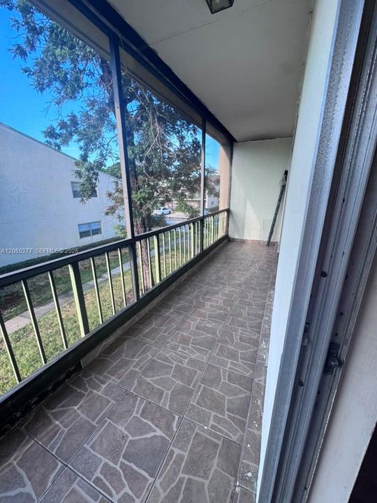Activo con contrato: $1,600 (2 camas, 1 baños, 825 Pies cuadrados)