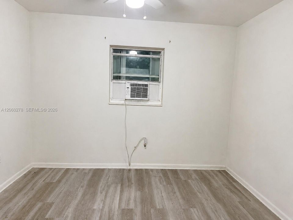 En Venta: $599,000 (4 camas, 3 baños, 1458 Pies cuadrados)