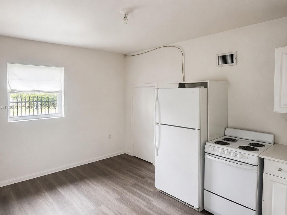 En Venta: $599,000 (4 camas, 3 baños, 1458 Pies cuadrados)