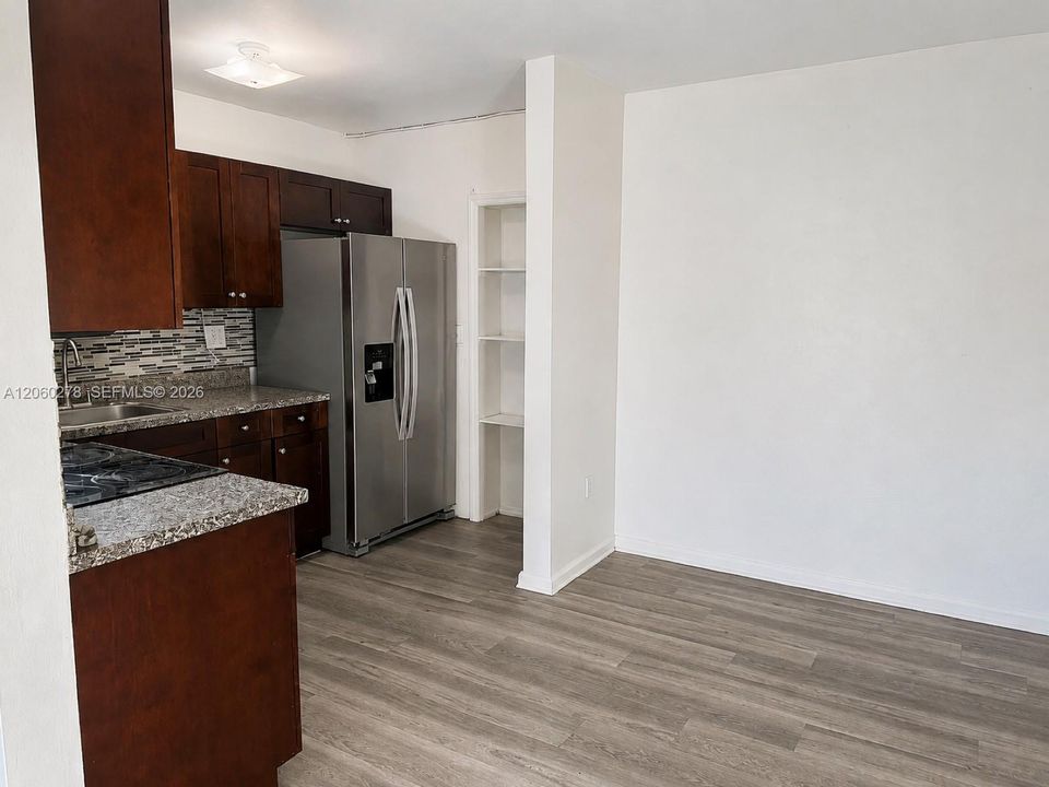 En Venta: $599,000 (4 camas, 3 baños, 1458 Pies cuadrados)