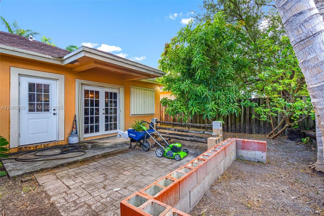 На продажу: $425,000 (3 спален, 2 ванн, 1554 Квадратных фут)