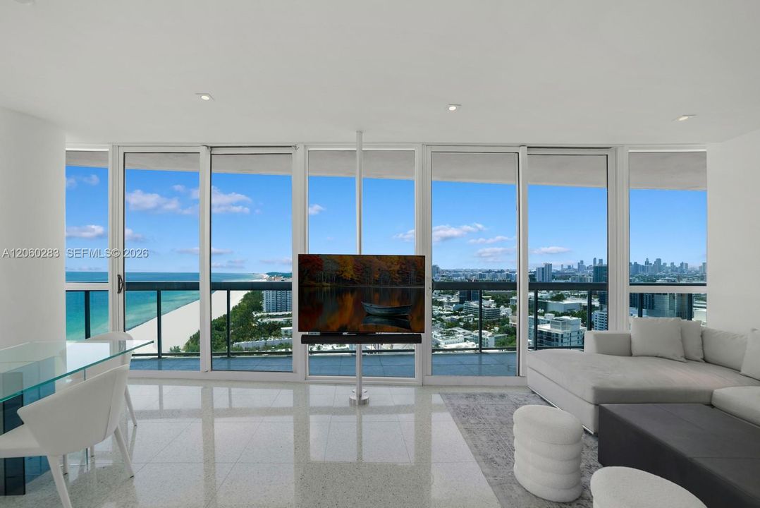 For Sale: $5,200,000 (2 beds, 2 baths, 1141 Square Feet)