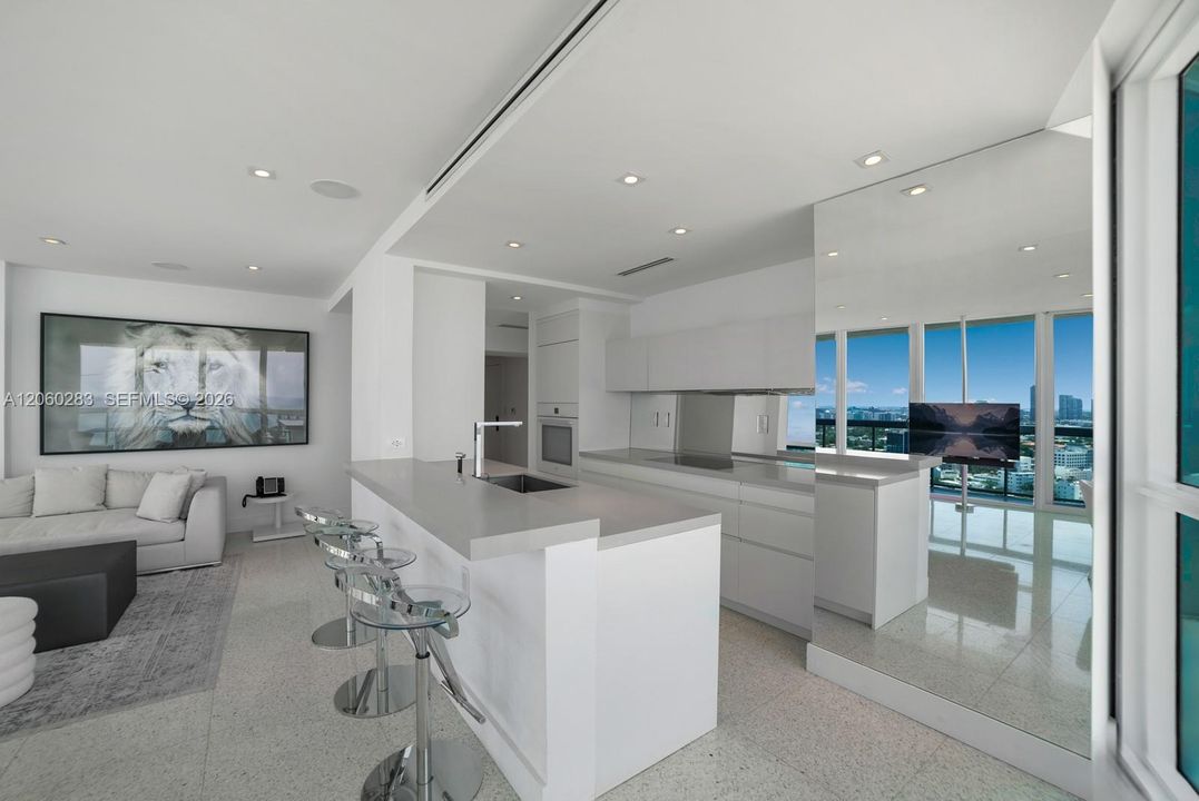 For Sale: $5,200,000 (2 beds, 2 baths, 1141 Square Feet)