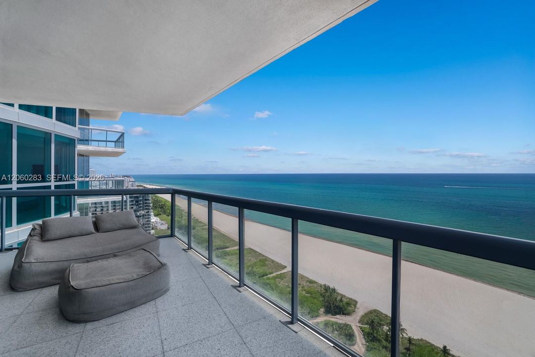 For Sale: $5,200,000 (2 beds, 2 baths, 1141 Square Feet)