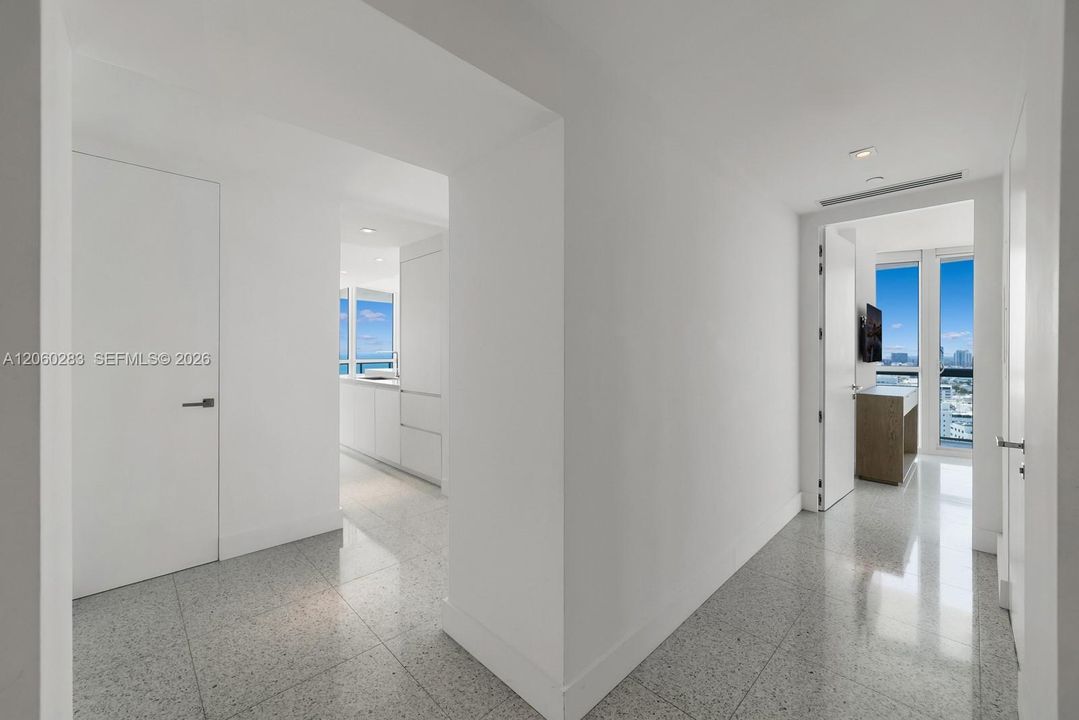 For Sale: $5,200,000 (2 beds, 2 baths, 1141 Square Feet)