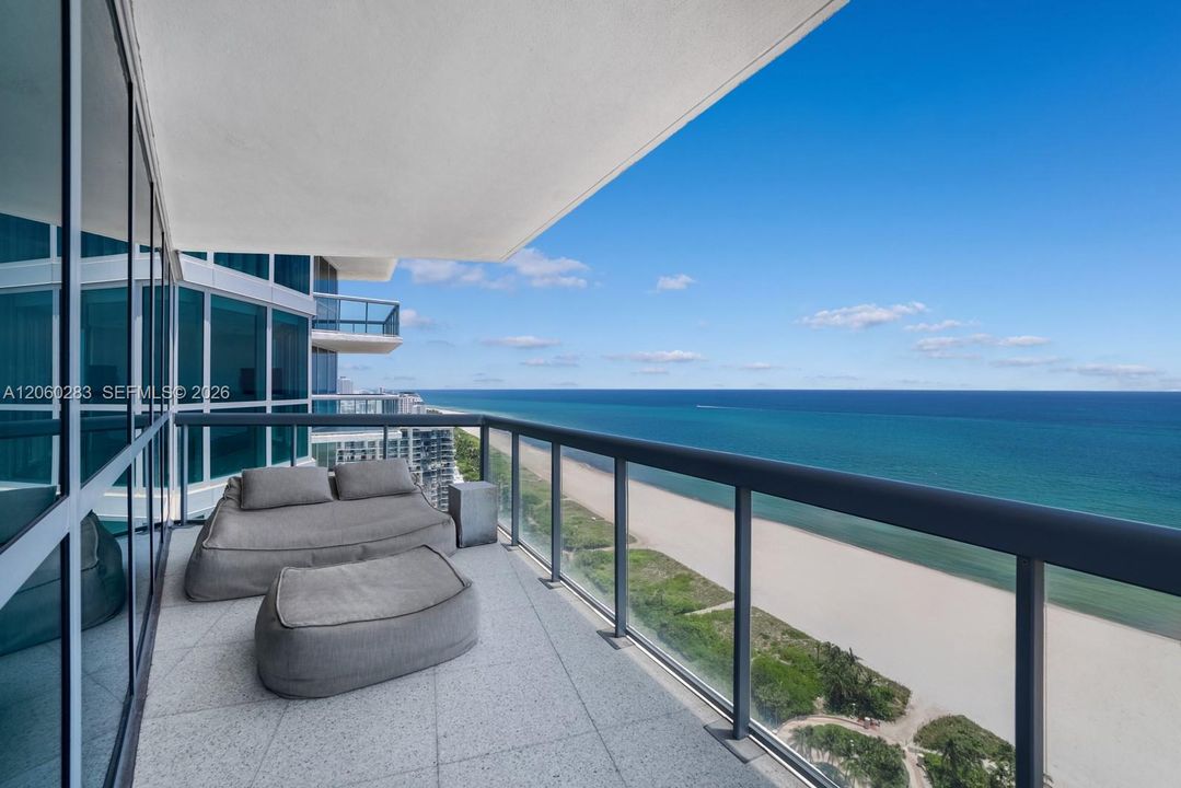 For Sale: $5,200,000 (2 beds, 2 baths, 1141 Square Feet)