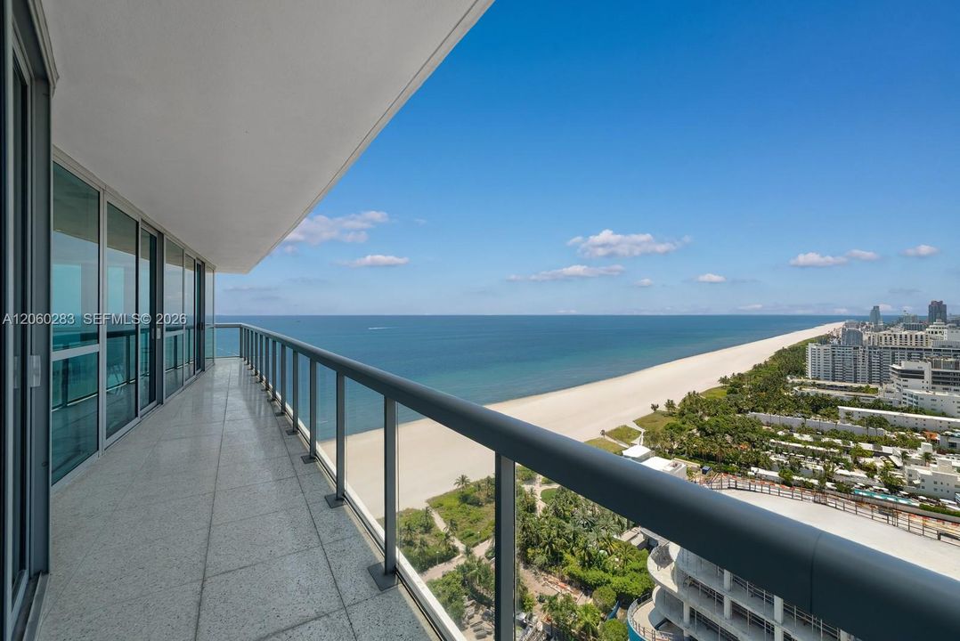 For Sale: $5,200,000 (2 beds, 2 baths, 1141 Square Feet)