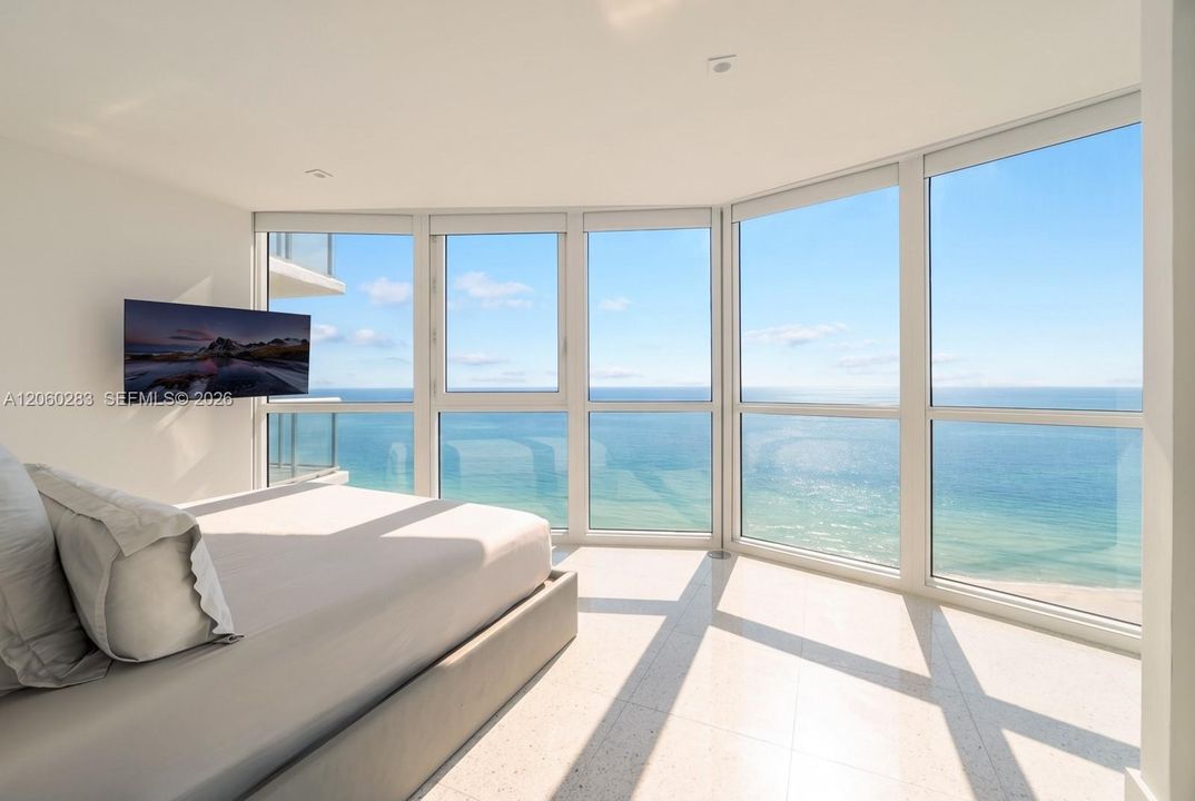 For Sale: $5,200,000 (2 beds, 2 baths, 1141 Square Feet)