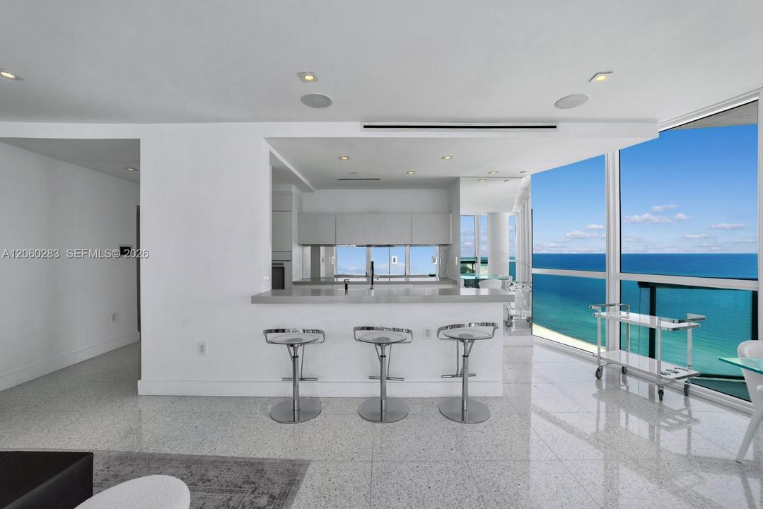 For Sale: $5,200,000 (2 beds, 2 baths, 1141 Square Feet)