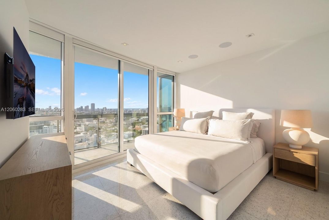 For Sale: $5,200,000 (2 beds, 2 baths, 1141 Square Feet)