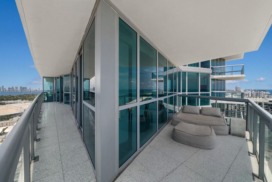 For Sale: $5,200,000 (2 beds, 2 baths, 1141 Square Feet)