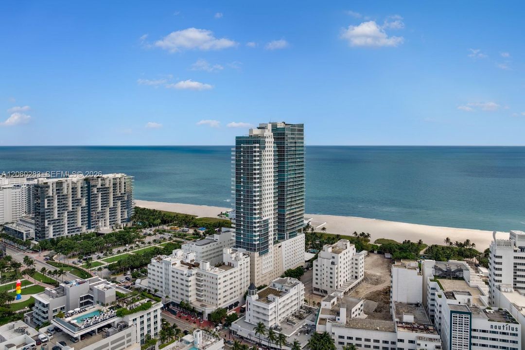 For Sale: $5,200,000 (2 beds, 2 baths, 1141 Square Feet)