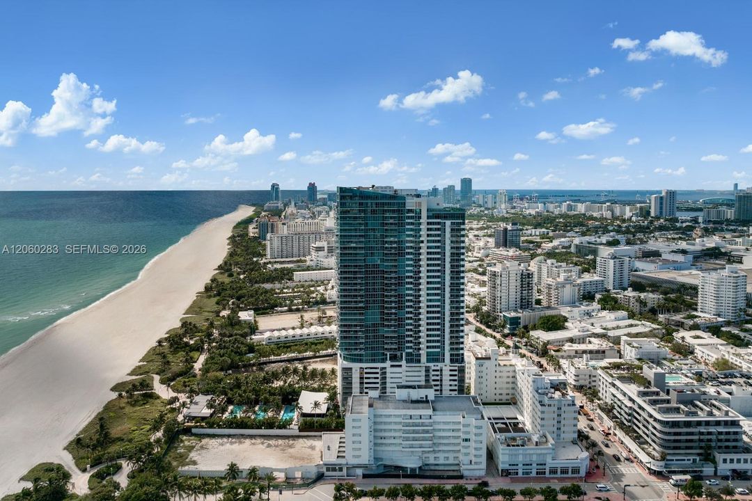 For Sale: $5,200,000 (2 beds, 2 baths, 1141 Square Feet)