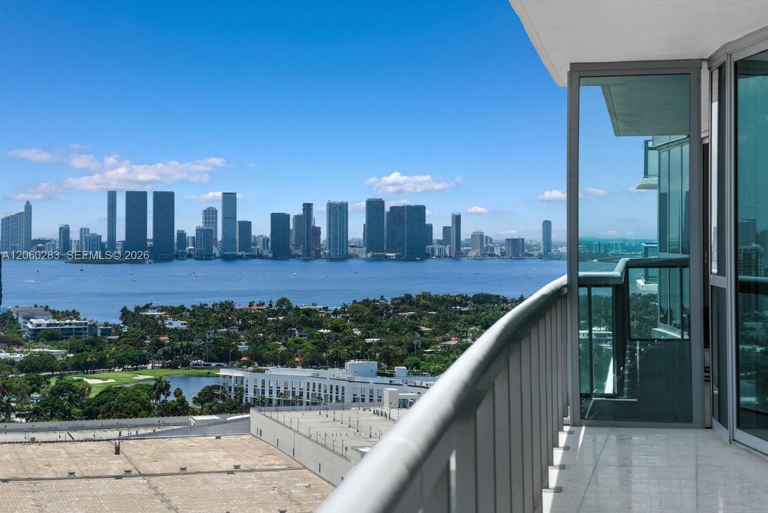 For Sale: $5,200,000 (2 beds, 2 baths, 1141 Square Feet)
