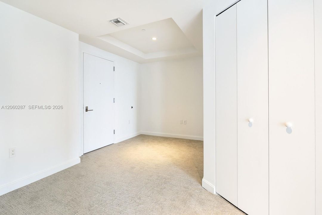 В аренду: $5,100 (2 спален, 2 ванн, 1048 Квадратных фут)