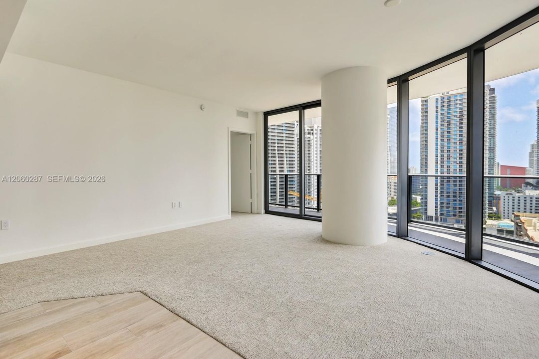 В аренду: $5,100 (2 спален, 2 ванн, 1048 Квадратных фут)
