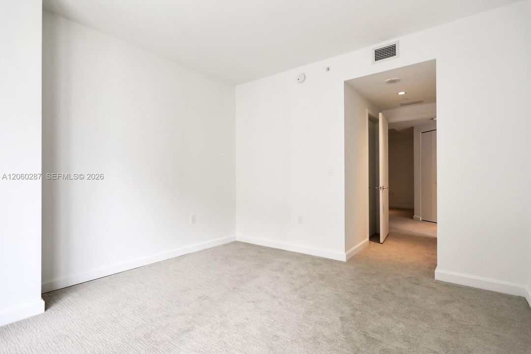 В аренду: $5,100 (2 спален, 2 ванн, 1048 Квадратных фут)