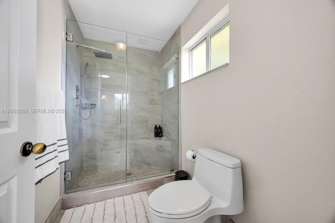 На продажу: $599,900 (4 спален, 2 ванн, 2179 Квадратных фут)