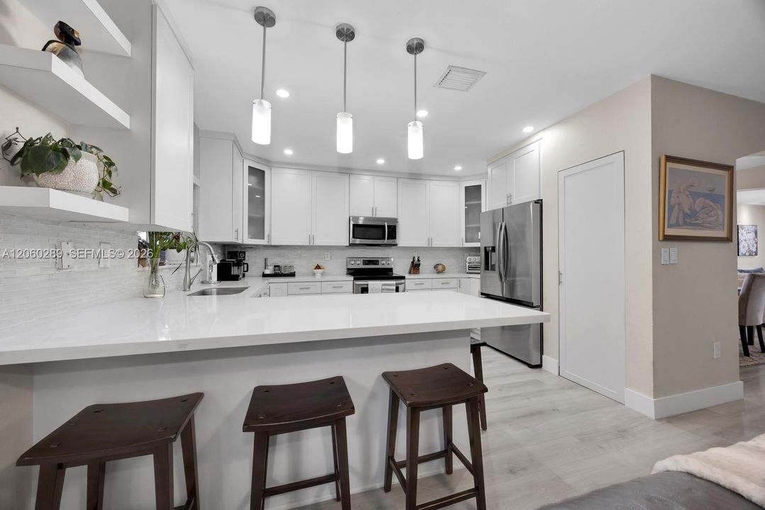 На продажу: $599,900 (4 спален, 2 ванн, 2179 Квадратных фут)
