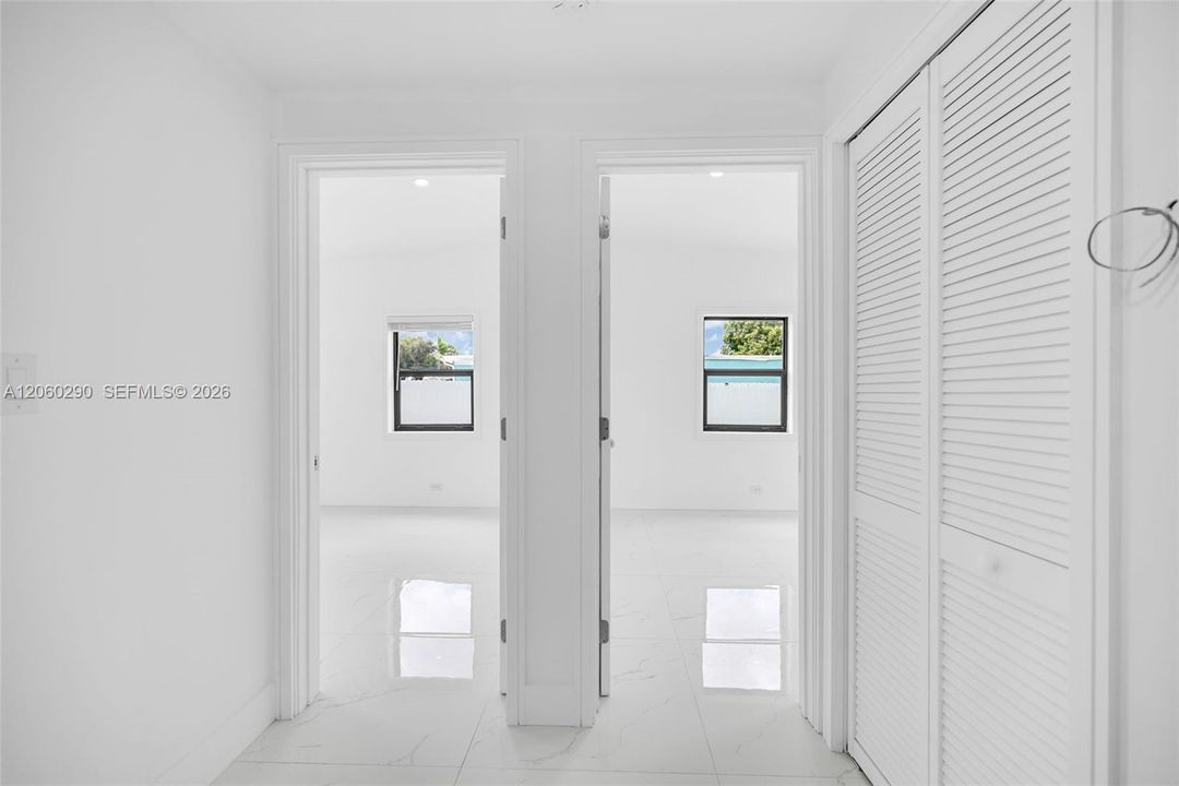 На продажу: $439,000 (2 спален, 1 ванн, 720 Квадратных фут)