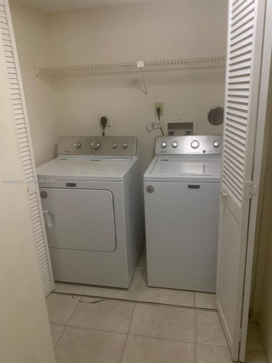 В аренду: $2,300 (2 спален, 2 ванн, 1218 Квадратных фут)