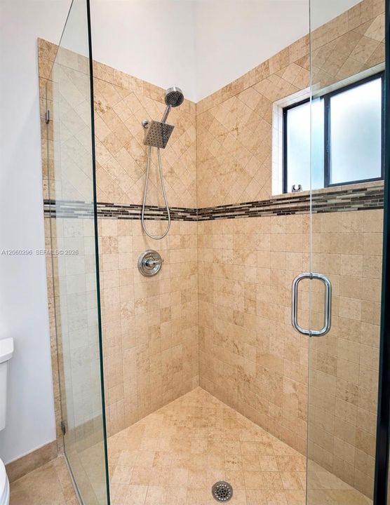En Venta: $780,000 (4 camas, 2 baños, 1927 Pies cuadrados)