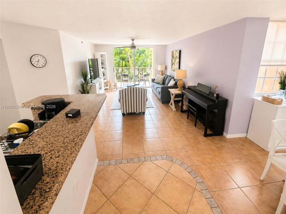 For Sale: $455,000 (2 beds, 2 baths, 1150 Square Feet)