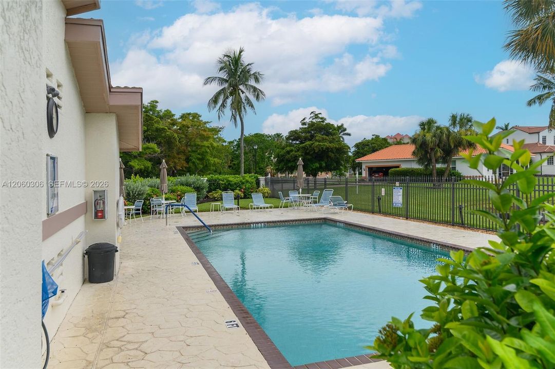 En Venta: $690,000 (3 camas, 2 baños, 0 Pies cuadrados)