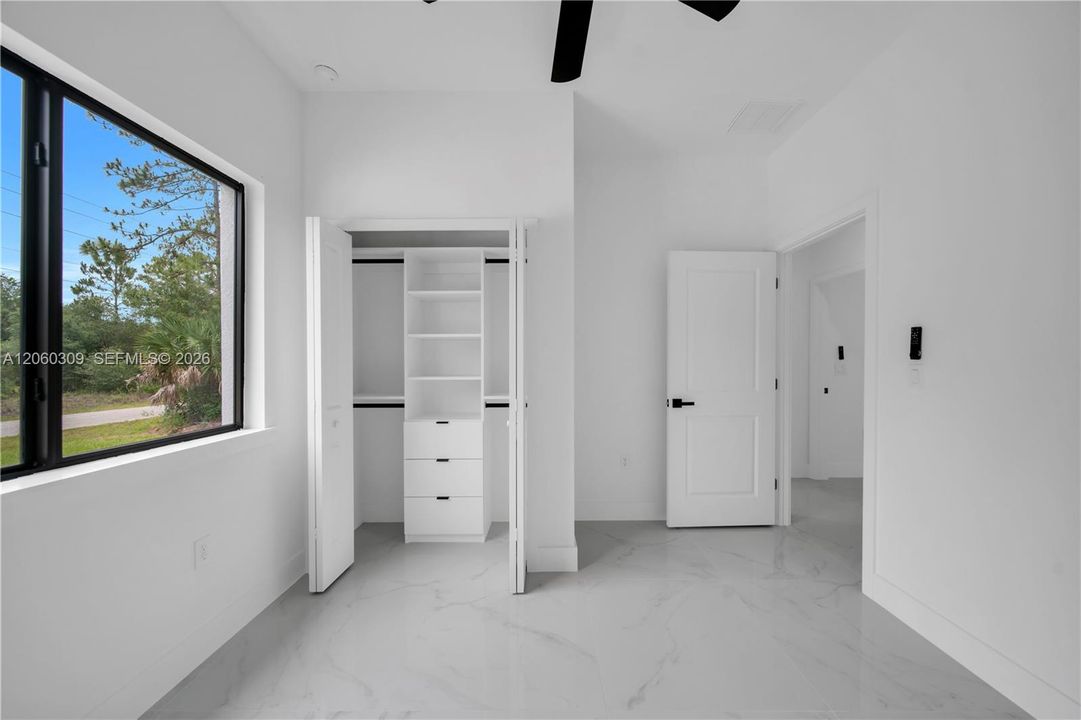 En Venta: $304,999 (3 camas, 2 baños, 1200 Pies cuadrados)