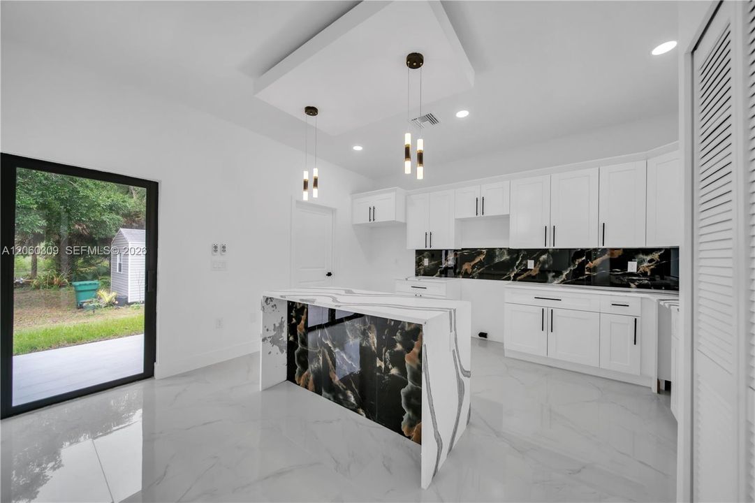En Venta: $304,999 (3 camas, 2 baños, 1200 Pies cuadrados)