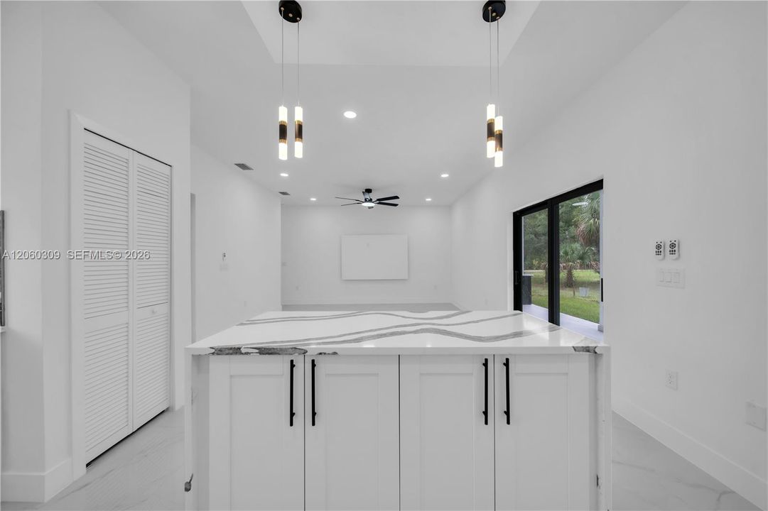 En Venta: $304,999 (3 camas, 2 baños, 1200 Pies cuadrados)