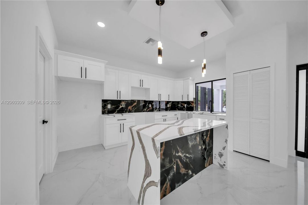 En Venta: $304,999 (3 camas, 2 baños, 1200 Pies cuadrados)