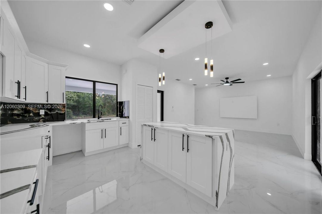 En Venta: $304,999 (3 camas, 2 baños, 1200 Pies cuadrados)